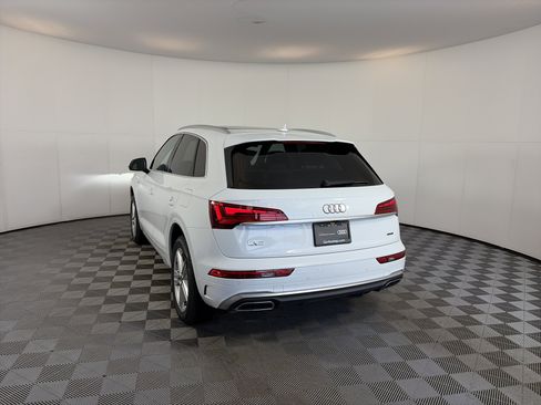 Certified 2024 Audi Q5 e Premium image 8