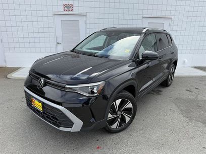 New 2025 Volkswagen Taos SE