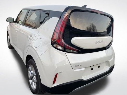 Used 2023 Kia Soul S image 6