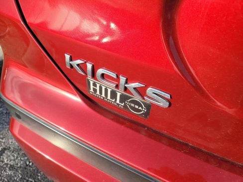 Used 2021 Nissan Kicks SV FWD image 11
