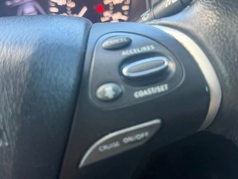 Used 2019 Nissan Pathfinder SL AWD/4WD image 13