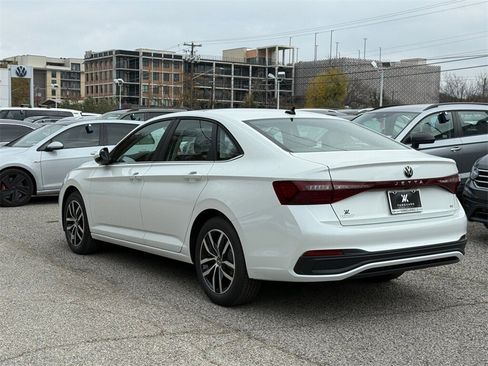 New 2026 Volkswagen Jetta SE image 8