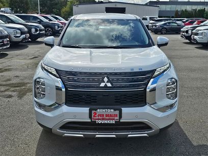 New 2025 Mitsubishi Outlander SE