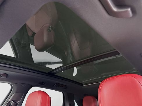 Used 2023 Porsche Cayenne S image 23