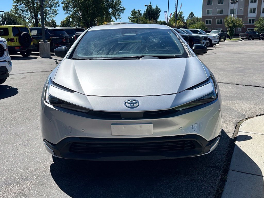 Used 2025 Toyota Prius LE FWD image 7