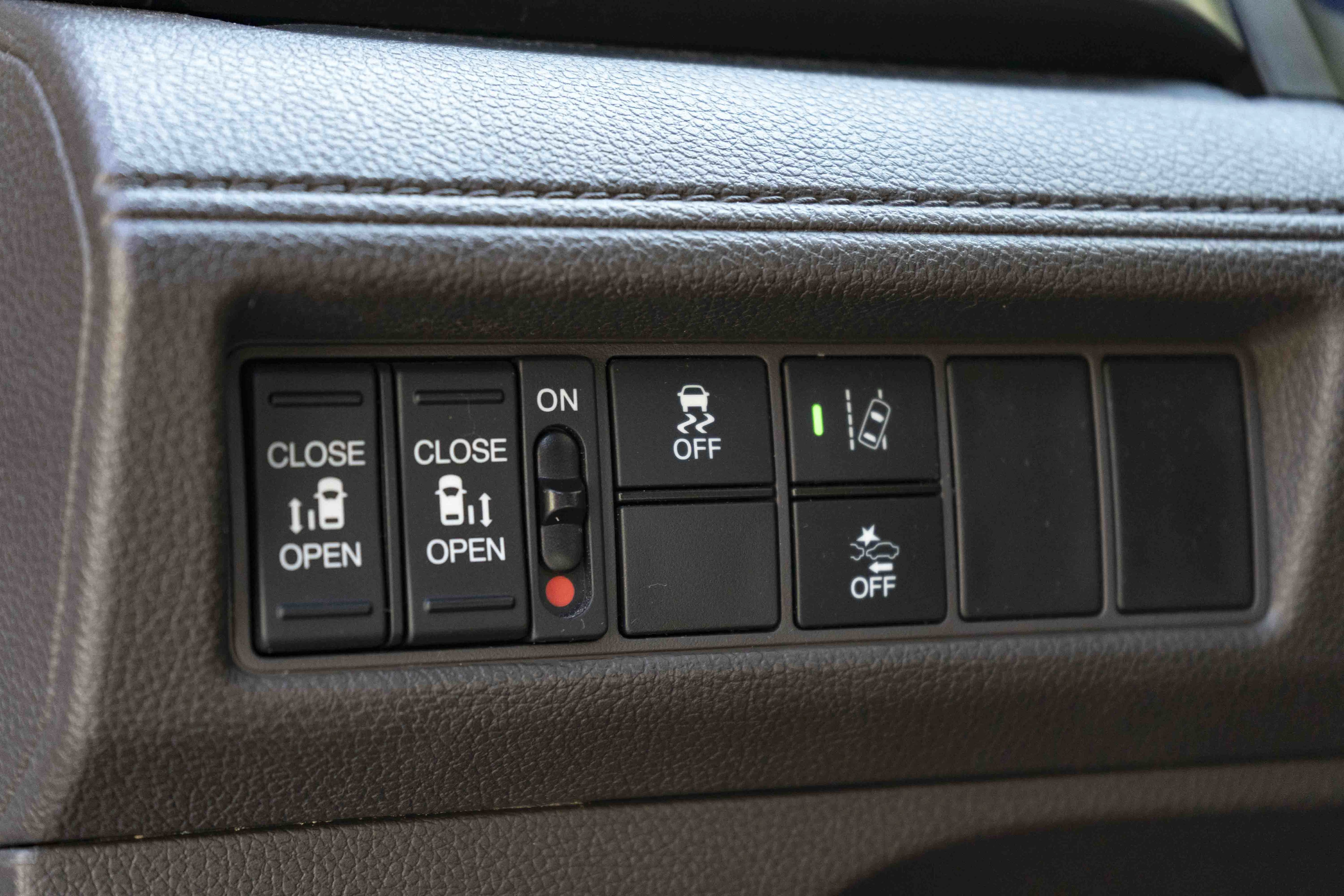 Used 2018 Honda Odyssey EX image 36