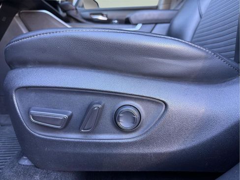 Used 2023 Toyota Highlander XSE image 9