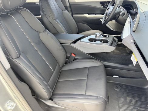 Used 2025 Cadillac Optiq Sport 2 w/ LPO, Floor Liner Package AWD/4WD image 10