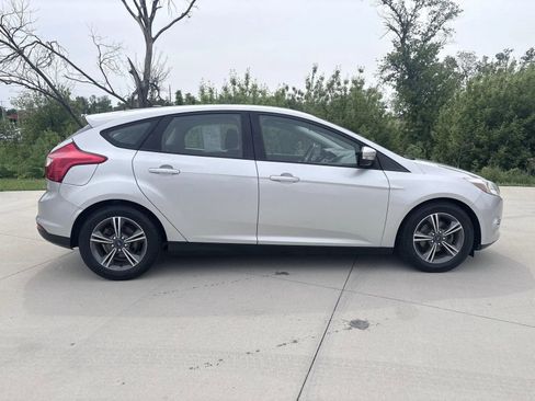 Used 2014 Ford Focus SE w/ SE Sport Package FWD image 7