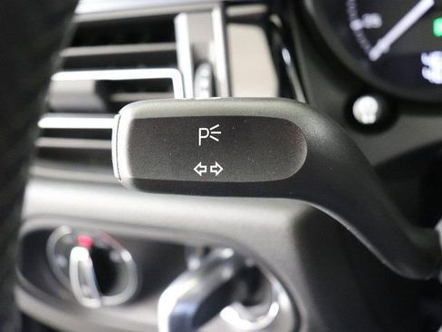 Used 2025 Porsche Macan image 37