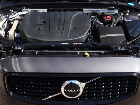 Used 2024 Volvo S60 B5 Core image 57