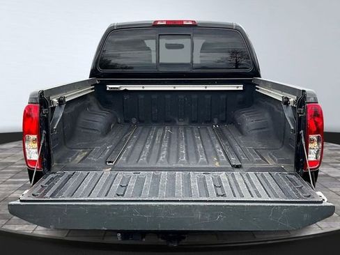 Used 2015 Nissan Frontier SV w/ SV Value Truck Package RWD image 7