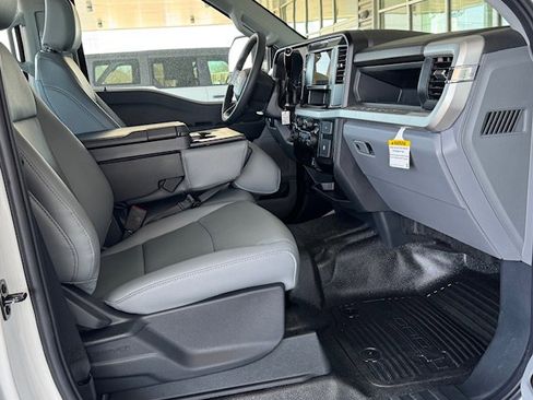 New 2025 Ford F250 XL w/ XL Chrome Package image 7