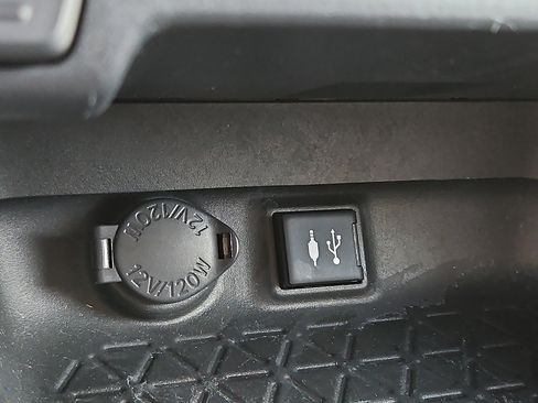 Used 2019 Toyota RAV4 LE image 22