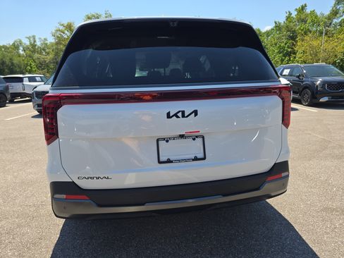 New 2026 Kia Carnival SX Prestige FWD image 7