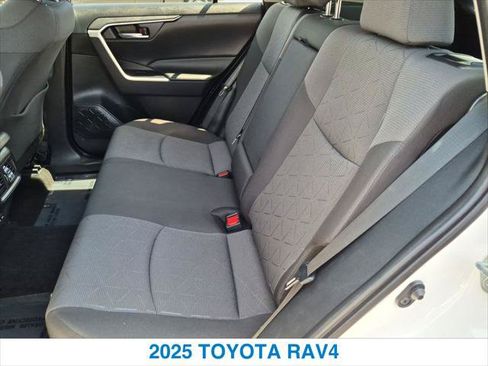 Used 2025 Toyota RAV4 XLE FWD image 22