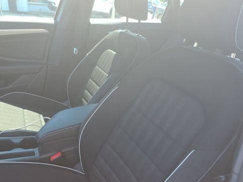 Used 2024 Volkswagen Jetta Sport FWD image 5