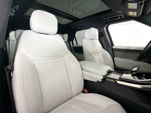 Used 2024 Land Rover Range Rover Sport SE AWD/4WD image 14