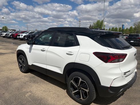 Used 2022 Chevrolet TrailBlazer RS w/ Sun and Liftgate Package AWD/4WD image 26