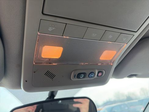 Used 2014 Chevrolet Captiva Sport LS image 28