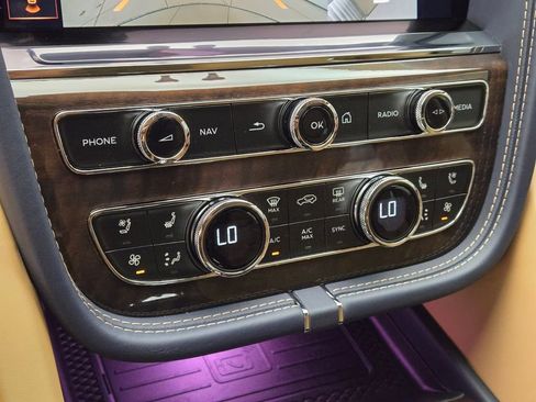 Certified 2023 Bentley Bentayga AWD/4WD image 38