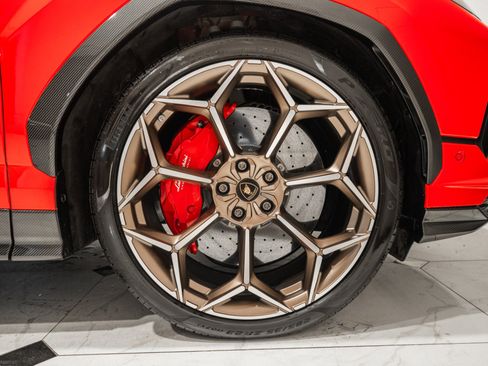 Used 2024 Lamborghini Urus Performante AWD/4WD image 16