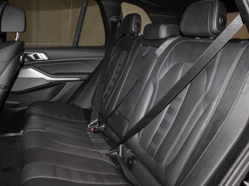 Used 2021 BMW X5 xDrive40i w/ M Sport Package AWD/4WD image 17
