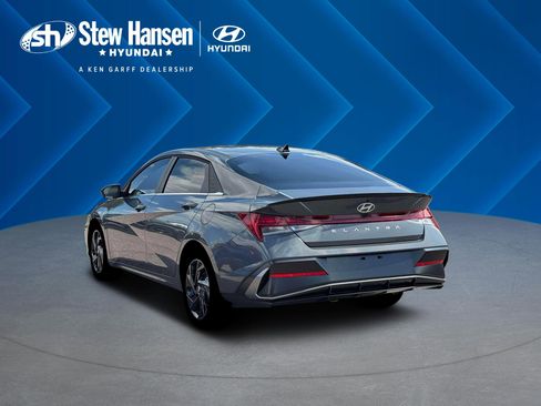 New 2026 Hyundai Elantra SEL Sport FWD image 6