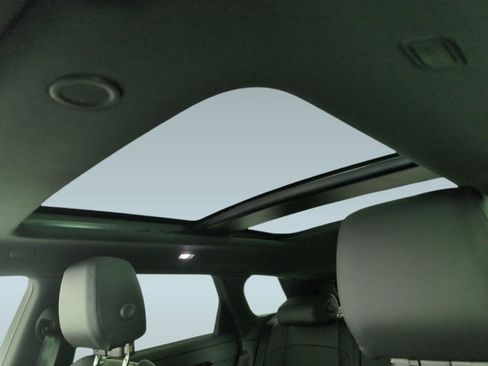 Used 2026 Land Rover Range Rover Evoque S image 12