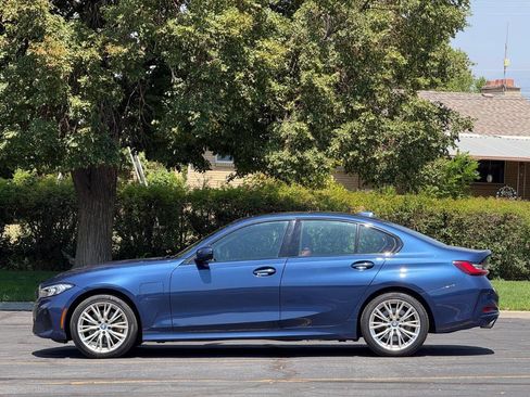 Used 2023 BMW 330e xDrive w/ Premium Package AWD/4WD image 2