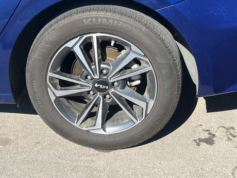 Used 2023 Kia Forte LXS image 9