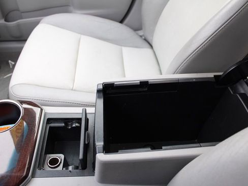 Used 2013 Toyota Camry XLE image 43