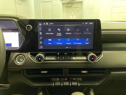 Used 2024 Chevrolet Colorado W/T RWD image 18