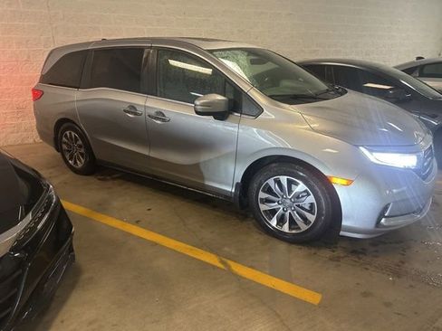 Used 2022 Honda Odyssey EX-L image 2