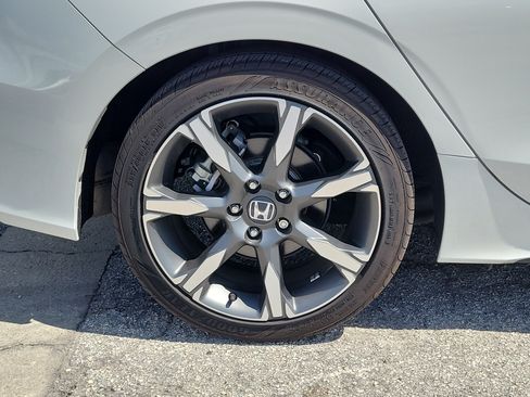 Used 2025 Honda Civic Sport Touring image 8