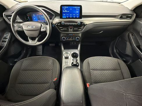 Used 2025 Ford Escape Active AWD/4WD image 17