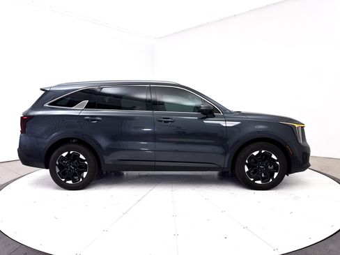 Used 2024 Kia Sorento S FWD image 37
