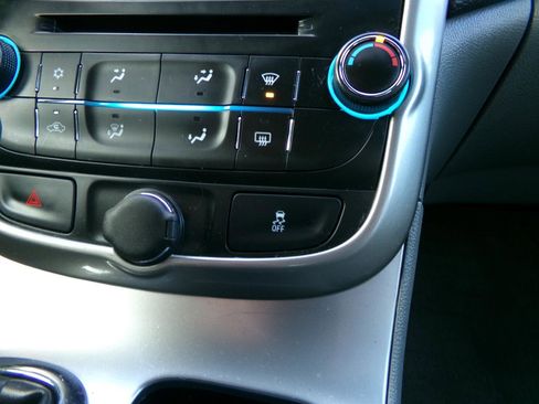 Used 2015 Chevrolet Malibu LS FWD image 26