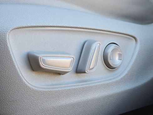 Certified 2022 Toyota Highlander Platinum image 26