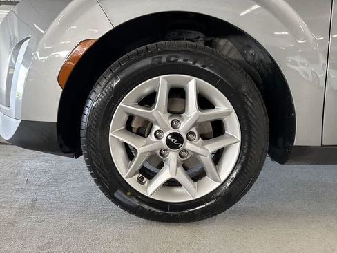 Used 2023 Kia Soul LX w/ Option Group 015 FWD image 11