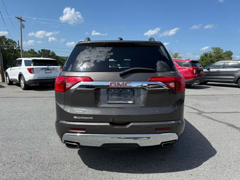 Used 2019 GMC Acadia Denali w/ Technology Package FWD image 4