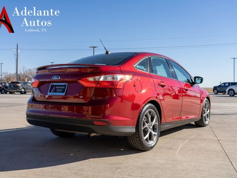 Used 2014 Ford Focus SE w/ Equipment Group 201A image 3
