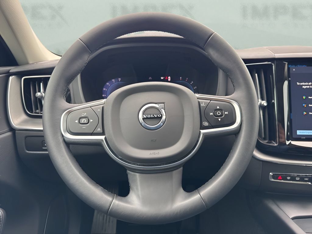 Used 2024 Volvo XC60 B5 Core AWD/4WD image 15