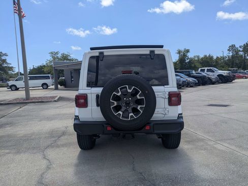 Used 2024 Jeep Wrangler Unlimited Sahara w/ Technology Group AWD/4WD image 4