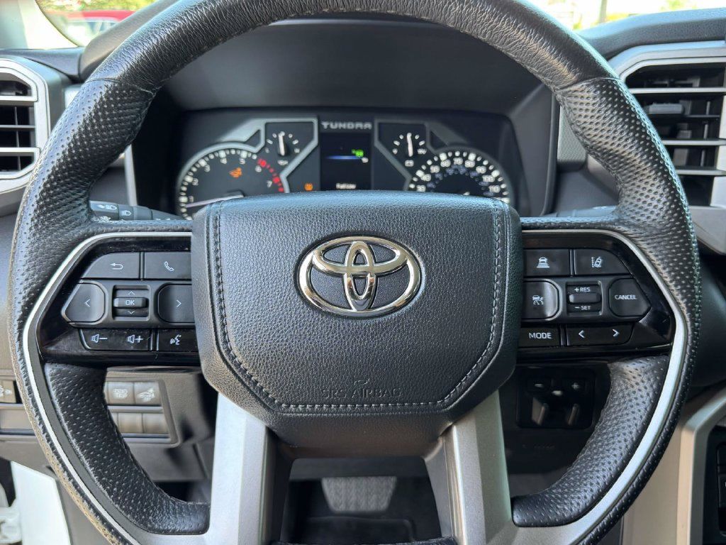 Used 2023 Toyota Tundra Limited AWD/4WD image 11