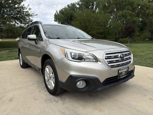 Used 2017 Subaru Outback 2.5i Premium AWD/4WD image 8
