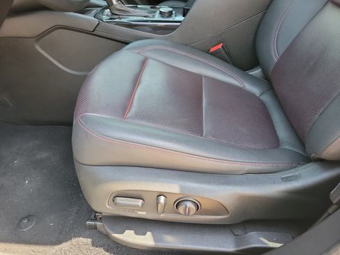 Used 2023 Chevrolet Blazer RS w/ Enhanced Convenience Package FWD image 6
