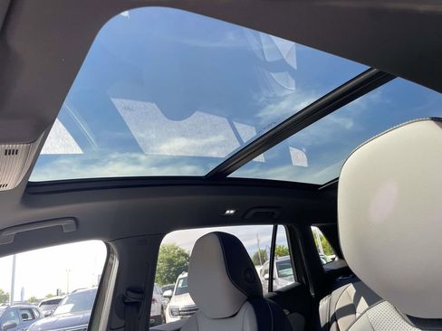 New 2026 Volkswagen Tiguan SE R-Line FWD image 20