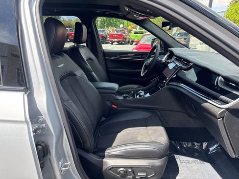Used 2024 Jeep Grand Cherokee Trailhawk AWD/4WD image 15