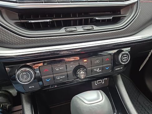 Used 2024 Jeep Compass Trailhawk image 60